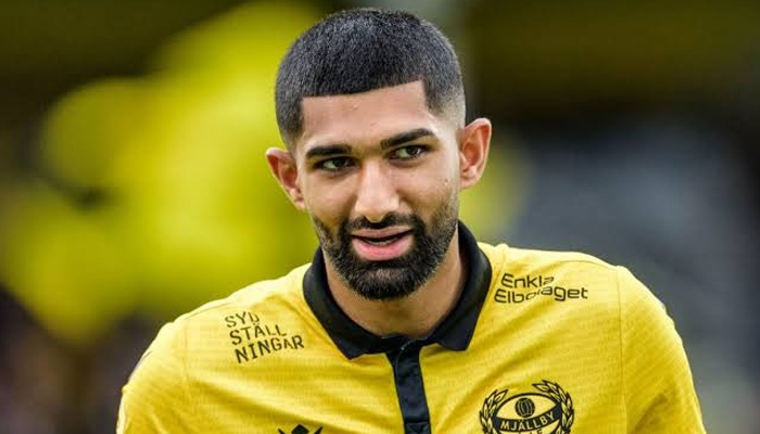 پاکستانی فٹبالر عبداللہ اقبال نے یوئیفا چیمپئنز لیگ کوالیفائنگ راؤنڈ میں ڈیبیو کر لیا