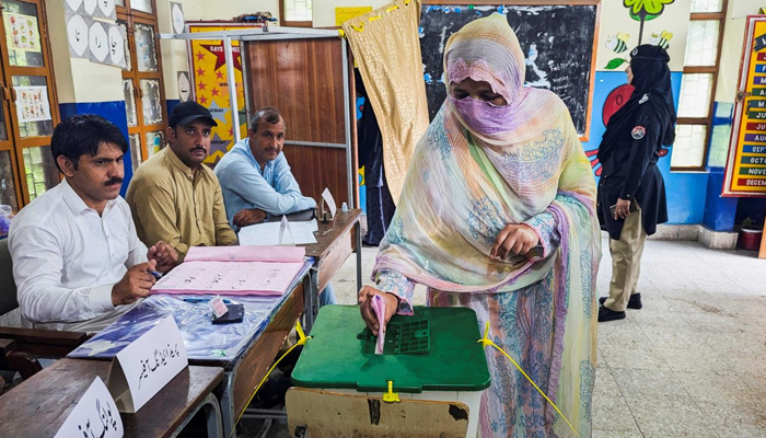 آزاد کشمیر قانون ساز اسمبلی کے انتخابات کے تیسرے مرحلے کیلئے پولنگ جاری