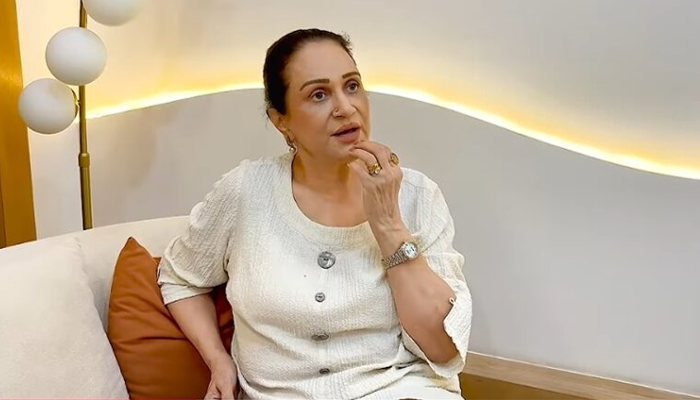 بوٹوکس کروانے کے بعد میرا چہرا خراب ہوگیا تھا: بشریٰ انصاری کا انکشاف